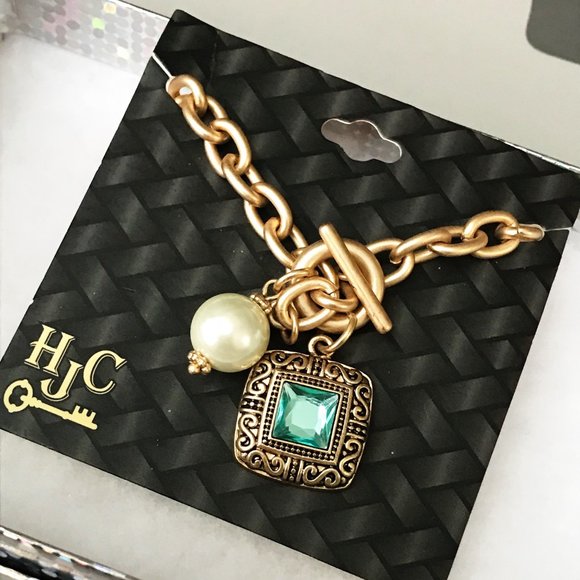 Satin Finish Gold Charm Bracelet New - Picture 2 of 5